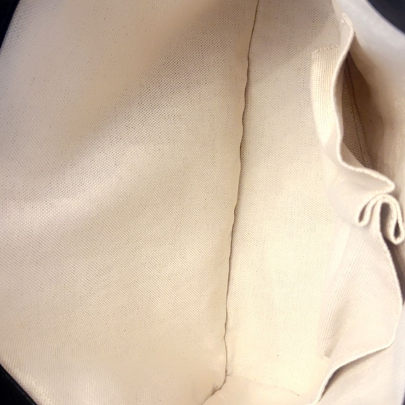 Authentic Gucci Patent Microguccissima Nice Tote In Black. Preowned Excellent - Picture 6 of 9